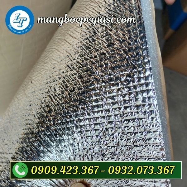 Xốp cách nhiệt 1 mặt bạc - 1 mặt keo Xốp cách nhiệt 1 mặt bạc - 1 mặt keo