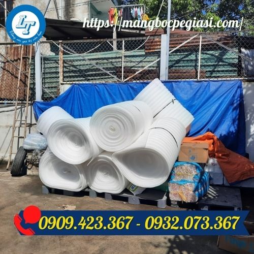 Xốp foam bọc hàng màu trắng