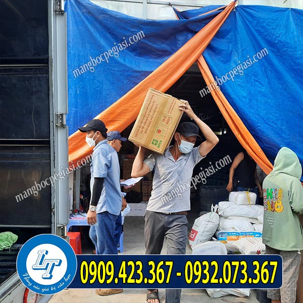 Xuất kho màng bọc thực phẩm giao khách Xuất kho màng bọc thực phẩm giao khách