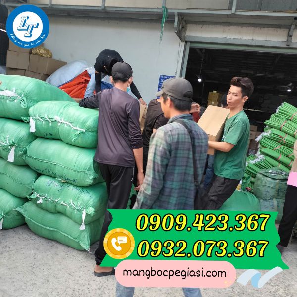 Màng PE quấn máy hàng đặt 30cmx5kg Màng PE quấn máy hàng đặt 30cmx5kg