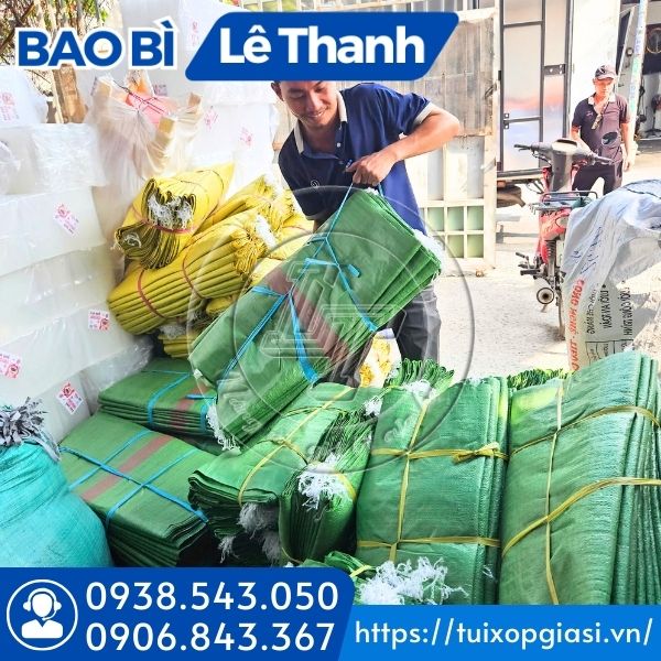 Lên bao đựng gạo cho khách sỉ