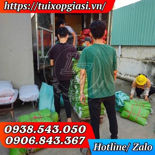Lên hàng bao đựng gạo 5kg cho khách HCM