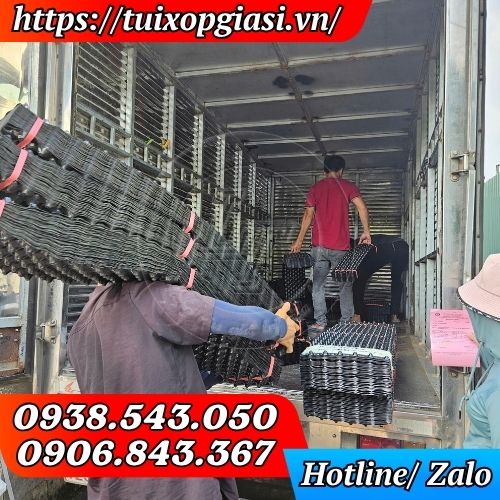 Lên bầu ươm cây thông minh cho khách nhà vườn
