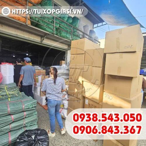 Chuẩn bị lên hàng túi zip giấy kraft cho khách sỉ