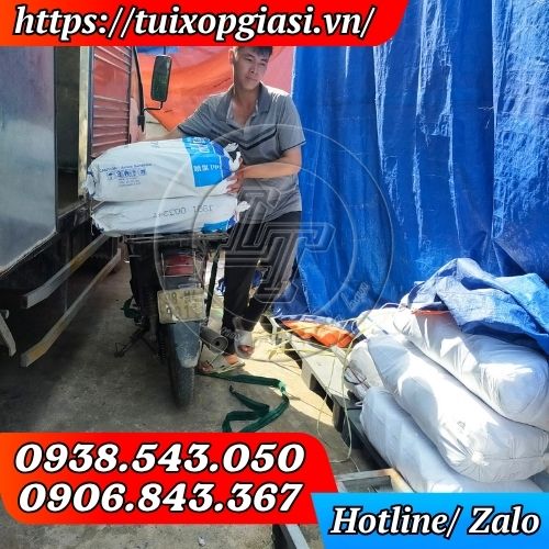 Lên hàng túi zipper chỉ đỏ cho khách