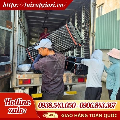 Lên hàng tấm nhựa bó bầu cây cho khách sỉ HCM