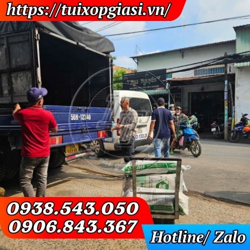 Lên hàng túi đựng rác cuộn nhiều màu cho khách HCM