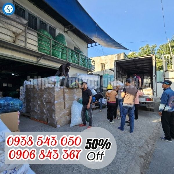Lên hàng túi lưới đựng hành tỏi cho khách