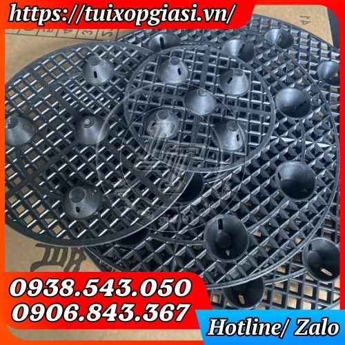Đế lót bầu ươm cây màu đen