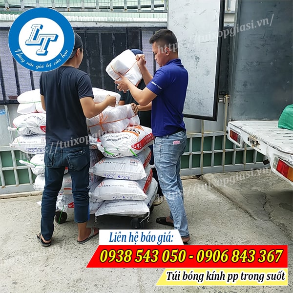 Giao túi bóng kính pp trong suốt cho khách lẻ