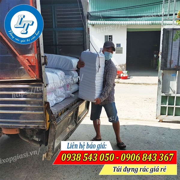 Giao túi đựng rác cho khách hcm