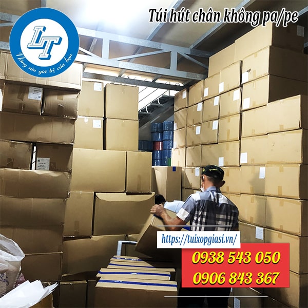 Giao túi hút chân không pa/pe cho khách