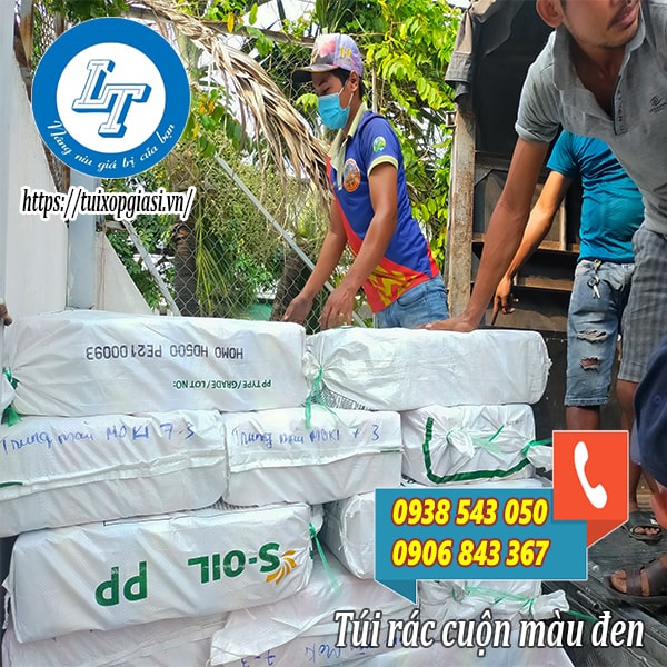 Giao túi rác cuộn màu đen cho khách sỉ