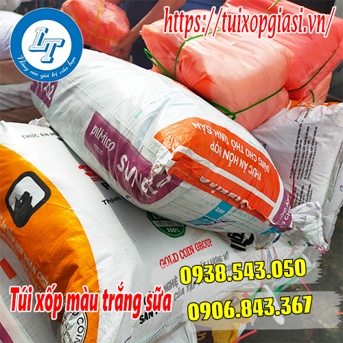 Giao túi xốp trắng sữa cho khách sỉ