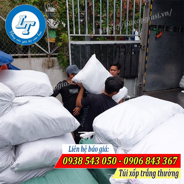 Giao túi xốp trắng zin trắng thường cho khách