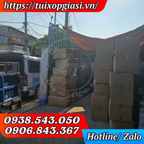 Kho hàng giấy nướng bánh chống dính của Lê Thanh