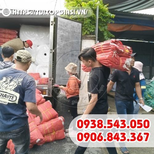 Lên bao đựng gạo cho khách sỉ