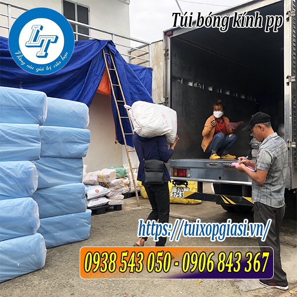 Lên hàng túi bóng kính pp
