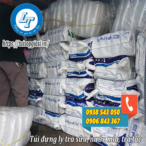 Lên hàng túi đựng ly trà sữa, nước mía, trà tắc cho khách sỉ