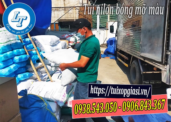 Lên hàng túi nilon bóng mỡ màu