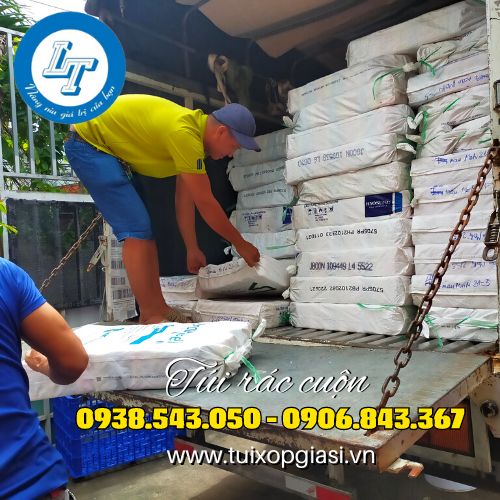 Lên hàng túi rác cuộn