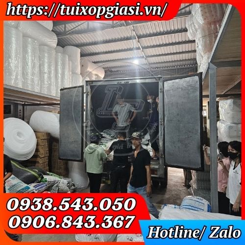 Lên hàng túi xốp trắng gai cho khách sỉ