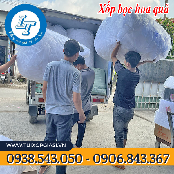 Lên hàng xốp bọc hoa quả