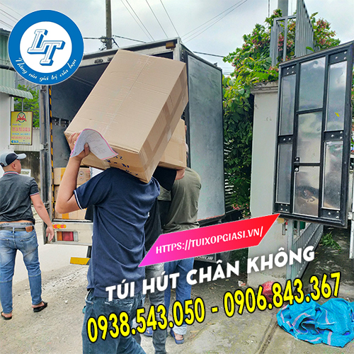 Lên hàng túi hút chân không cho khách