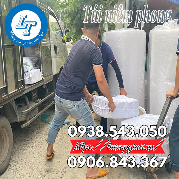 Lên túi niêm phong cho khách sỉ