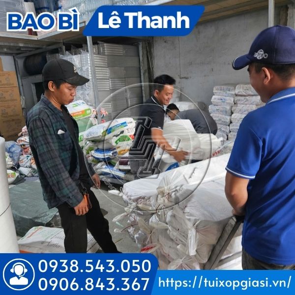 Lên túi pe dẻo cho khách sỉ