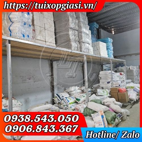 Một góc kho túi rác