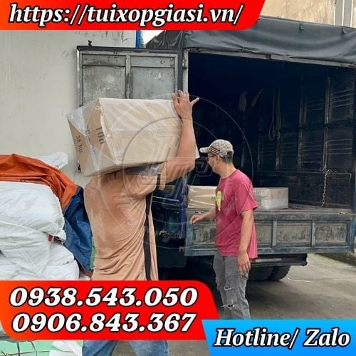 Lên hàng cho khách TPHCM