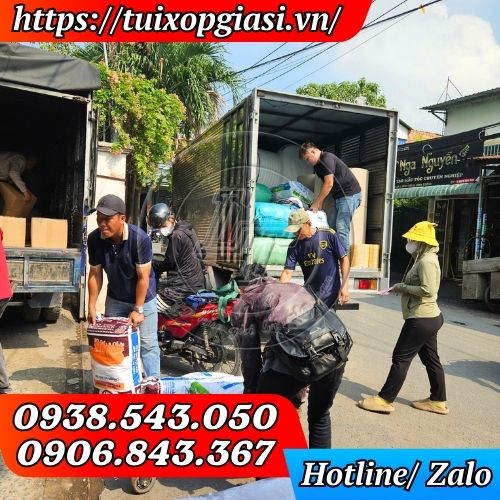 Lên hàng túi niêm phong