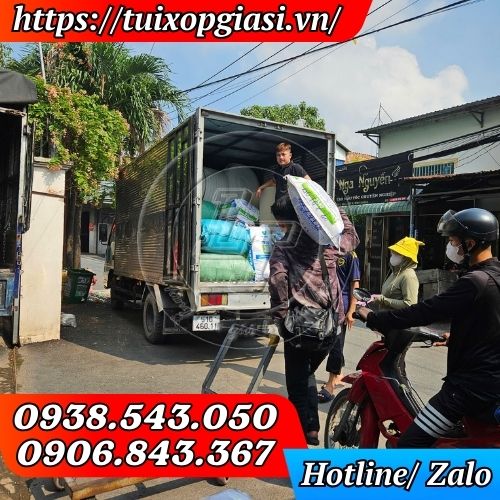 Lên hàng túi opp dán miệng cho khách