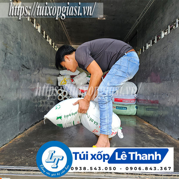 Túi 2 quai trắng đục lỗ giá sỉ tại Tiền Giang
