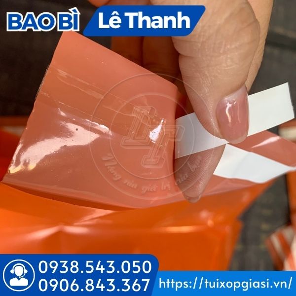 Túi đóng hàng niêm phong có keo dán miệng