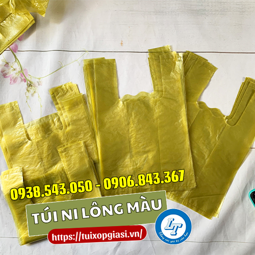 Túi ni lông màu vàng