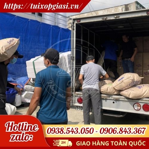 Lên túi rác đen cỡ lớn cho khách HCM