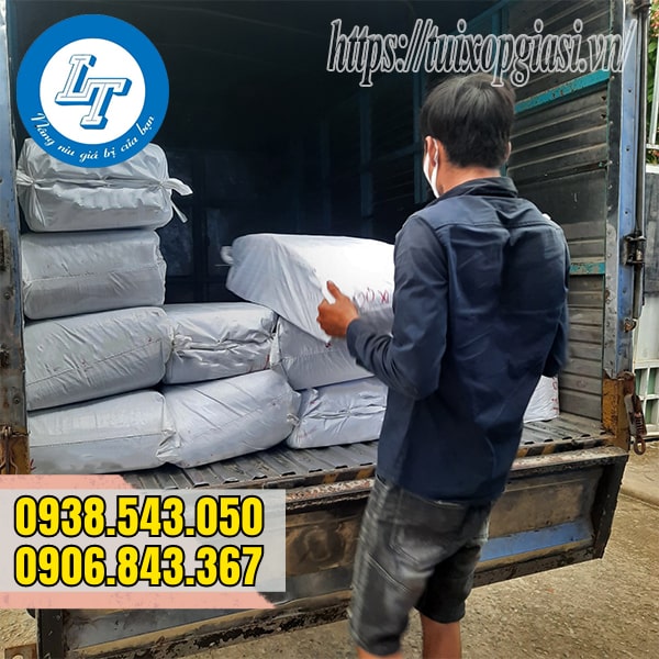 Túi xốp 2 quai màu trắng