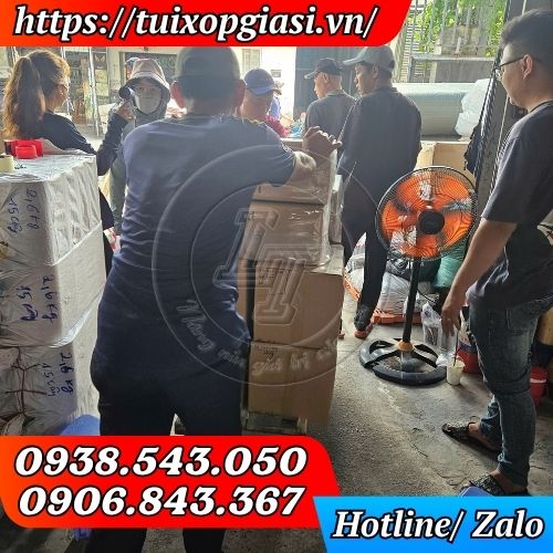 Lên hàng túi zip 2 mặt bạc cho khách sỉ