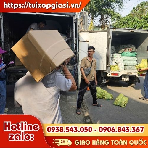 Lên hàng túi zip 2 mặt bạc cho khách