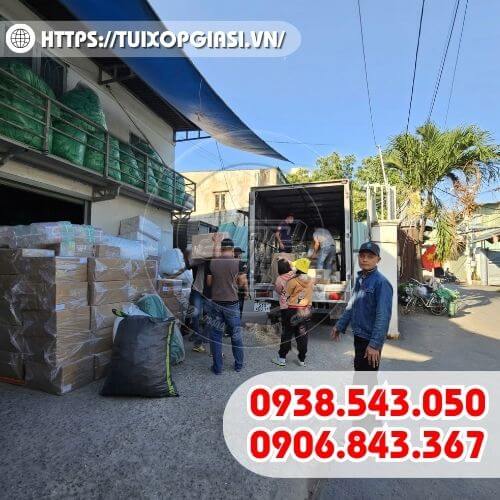 Lên hàng túi zip bạc cho khách sỉ