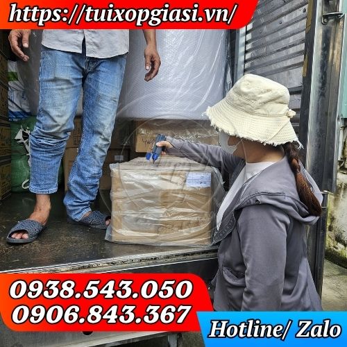 Lên hàng, ghi chành túi zipper trắng sữa cho khách sỉ