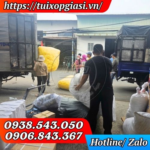 Lên hàng xốp bọc ổi lồng sẵn cho khách