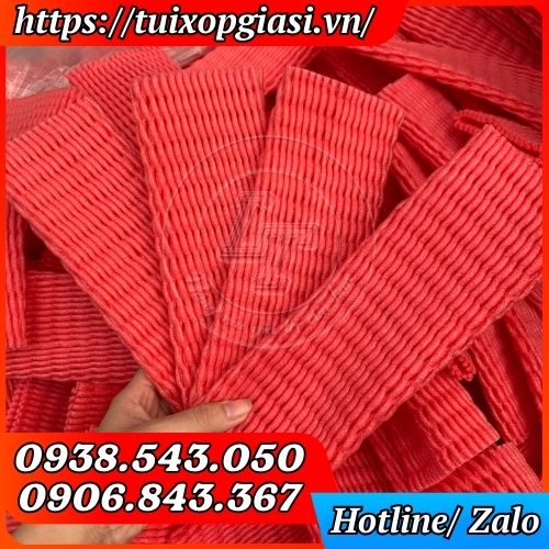 Xốp lưới bọc trái cây màu đỏ