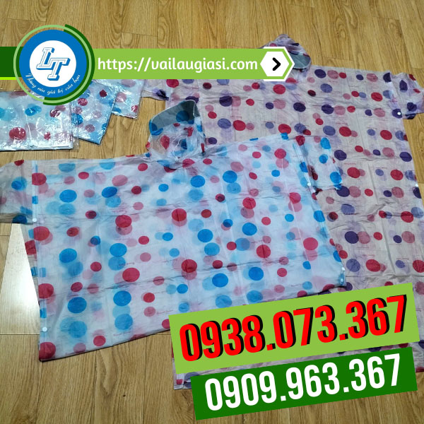 Áo mưa cánh dơi được ưa chuộng nhiều Áo mưa cánh dơi được ưa chuộng nhiều