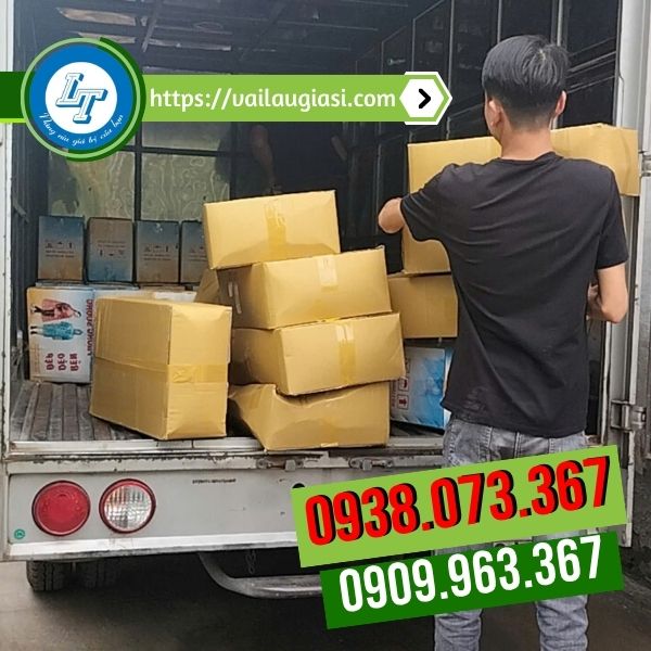 Áo mưa chấm bi lớn hàng giao cho khách Áo mưa chấm bi lớn hàng giao cho khách