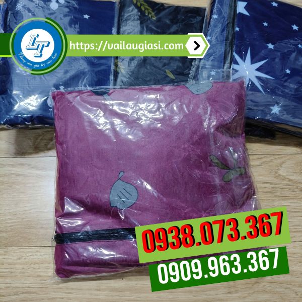 Mỗi áo được đóng gói tiện lợi trong bao bì nilon Mỗi áo được đóng gói tiện lợi trong bao bì nilon