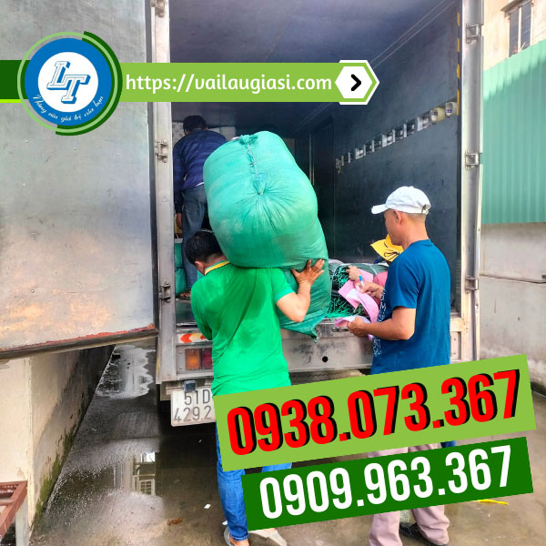 Hỗ trợ giao hàng khăn lau xe có viền Hỗ trợ giao hàng khăn lau xe có viền