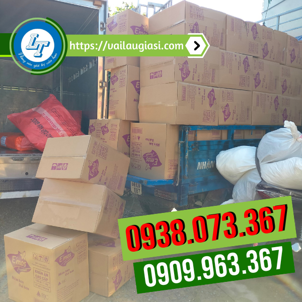 Lê Thanh chuyên sỉ số lượng lớn khăn giấy vuông Emos Lê Thanh chuyên sỉ số lượng lớn khăn giấy vuông Emos